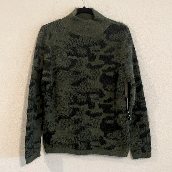 Fate DailyLook Women’s Sweater Small Green Camo Mock Neck Fuzzy Contemporary - Picture 5 of 17